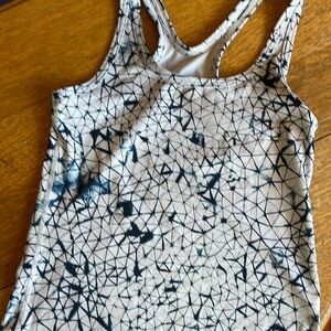 Lululemon tank top, blue and light gray pattern